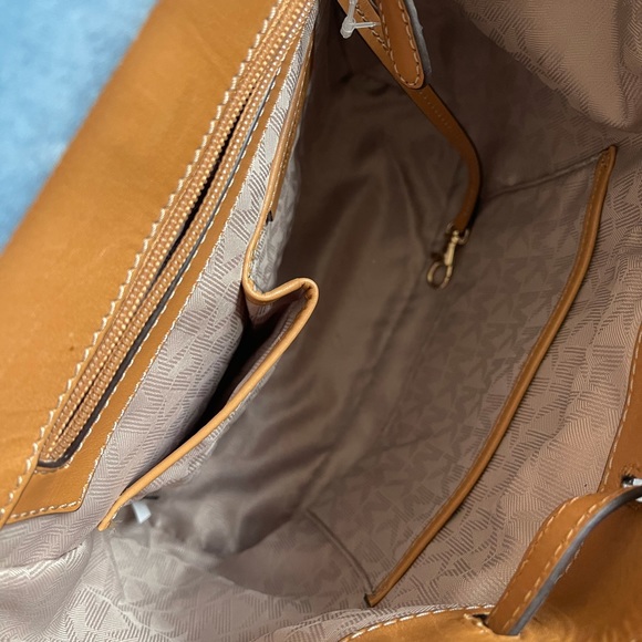 Sold‼️Michael Kors backpack 🎒 - Picture 12 of 14